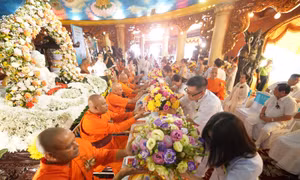 TP Hồ Chí Minh: Trang nghiêm đại lễ dâng y - Kathina