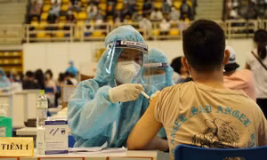 TP Hồ Chí Minh đẩy nhanh chương trình tiêm chủng vaccine COVID-19 cho người dân