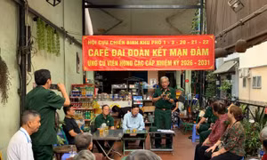 Từ ly cà phê sáng đến lá phiếu niềm tin ở các cử tri TP Hồ Chí Minh