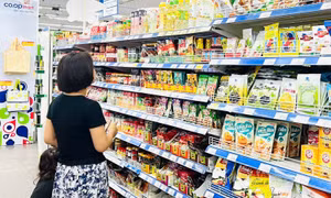 Siêu thị bán hàng không lợi nhuận nhằm chia sẻ khó khăn với người dân vùng lũ phía Bắc