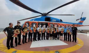 Khai thác tour du lịch 'Ngắm TP Hồ Chí Minh từ trên cao' bằng máy bay trực thăng vào dịp 30/4-1/5