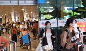 Sân bay Tân Sơn Nhất vào cao điểm phục vụ Tết Dương lịch