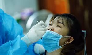 Trên 1.000 công nhân khu chế xuất Linh Trung 2 được lấy mẫu xét nghiệm virus SARS-CoV-2