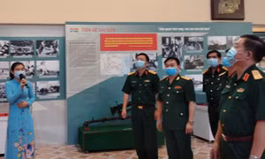 TP Hồ Chí Minh trưng bày 300 bức ảnh và hiện vật ‘Mùa xuân Đại thắng’