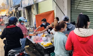 TP Hồ Chí Minh: Giá cả hàng hoá tăng cao trong ngày Rằm tháng 7 