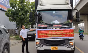 Hướng dẫn tổ chức phương tiện vận chuyển hàng hóa mau hỏng khi ra, vào TP Hồ Chí Minh