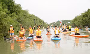 Mới lạ du lịch chèo thuyền đứng ở Cần Giờ