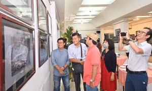 Triển lãm ảnh nghệ thuật đen trắng với chủ đề 'Cảm xúc 2'