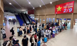 TP Hồ Chí Minh: Nhà ga, sân bay thông thoáng; các tuyến đường cửa ngõ, cao tốc ùn ứ