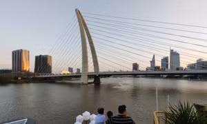 Hấp dẫn tour du thuyền ngắm hoàng hôn trên sông Sài Gòn 