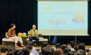 Nhà nghiên cứu Huỳnh Ngọc Trảng giao lưu với sinh viên về văn hóa Nam Bộ