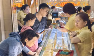 Giá vàng SJC 10/7 bám sát mốc 150 triệu đồng/lượng