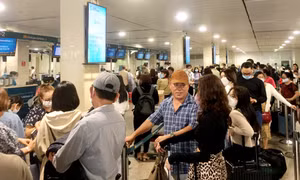 TP Hồ Chí Minh: Người dân ùn ùn rời thành phố trước kỳ nghỉ Tết Dương lịch 2023