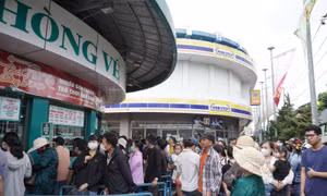 TP Hồ Chí Minh: Các điểm vui chơi, giải trí đông nghịt khách