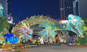 TP Hồ Chí Minh: Khai mạc Đường hoa Nguyễn Huệ và Lễ hội Đường sách Tết 2024