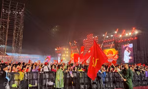 'Tổ quốc trong tim' kết nối hàng vạn khán giả tại TP Hồ Chí Minh