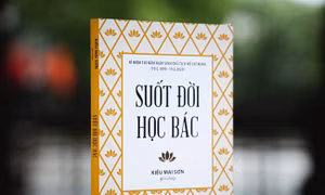 Ra mắt ấn phẩm 'Suốt đời học Bác'