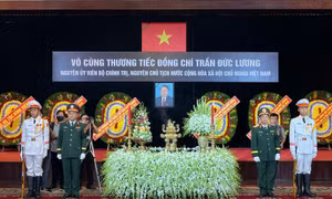 Người dân TP Hồ Chí Minh xúc động tiễn biệt nguyên Chủ tịch nước Trần Đức Lương