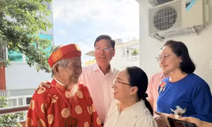 TP Hồ Chí Minh: Trao tặng căn hộ cho Nhà nghiên cứu Nguyễn Đình Tư