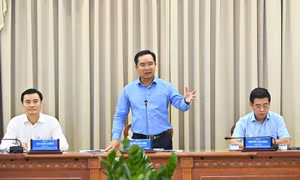 Chủ tịch UBND TP Hồ Chí Minh: Người đứng đầu phải cùng nhau hành động để đạt tăng trưởng 2 con số
