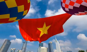 TP Hồ Chí Minh thả khinh khí cầu kéo đại kỳ 1.800m2 mừng Quốc khánh 2/9