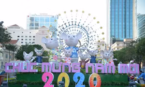 TP Hồ Chí Minh: Gấp rút thi công đường hoa Tết Canh Tý