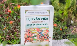 Ra mắt sách 'Lục Vân Tiên và những luận đề về Nguyễn Đình Chiểu'