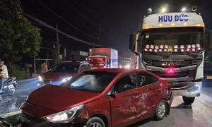 Bắt giữ xe ô tô chở thuốc lá lậu từ Tây Ninh về TP Hồ Chí Minh
