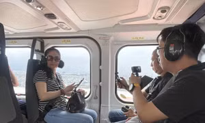 Những du khách đầu tiên 'Ngắm TP Hồ Chí Minh từ trên cao bằng máy bay trực thăng'