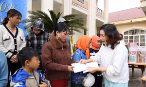 Xuân sẻ chia đến với người dân và học sinh vùng lũ Đắk Lắk