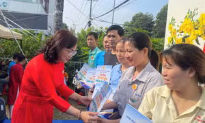 Nhiều doanh nghiệp TP Hồ Chí Minh tăng thưởng Tết Bính Ngọ