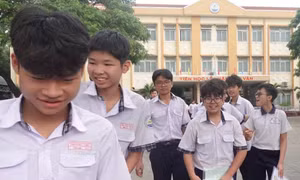 Thí sinh TP Hồ Chí Minh 'nhẹ nhõm' sau ngày thi đầu tiên tuyển sinh vào lớp 10