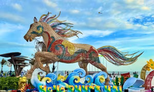 Ngựa mây tre đan - biểu tượng du Xuân Bính Ngọ tại TP Hồ Chí Minh