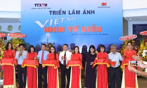 Triển lãm 100 bức ảnh chủ đề ‘Việt Nam - Nhìn từ biển’