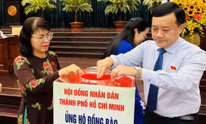 HĐND TP Hồ Chí Minh quyên góp, ủng hộ gần 900 triệu đồng cho đồng bào lũ lụt các tỉnh miền Bắc