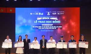 Trao giải cuộc thi Đấu trường chứng khoán sinh viên toàn quốc 2023