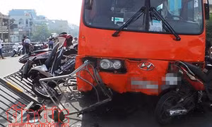 Tai nạn xe khách nghiêm trọng làm 1 người chết, 11 người bị thương