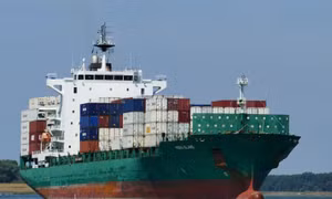 Vụ tấn công tàu hàng Pháp cho thấy rủi ro vẫn hiện hữu tại eo biển Hormuz
