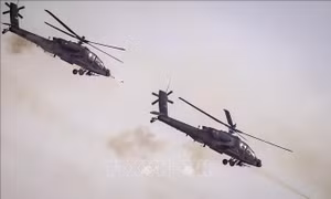 Trực thăng Apache và Seahawk của Mỹ phá hủy tàu Iran ở eo biển Hormuz