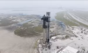 NASA công bố ảnh về hố va chạm do tên lửa SpaceX tạo ra trên Mặt Trăng