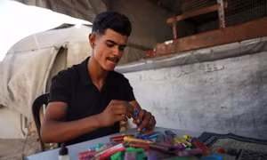 Chiếc bật lửa trở thành 'phao cứu sinh' trong cuộc sống ở Gaza