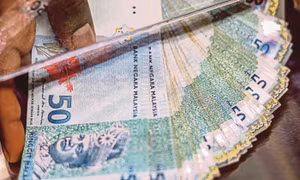 Bất ổn quanh cuộc chiến kinh tế Mỹ - Iran kéo đồng ringgit của Malaysia hạ giá