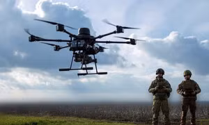 Thị trấn ở Estonia dán tấm phim cửa sổ trường học để phòng UAV quân sự