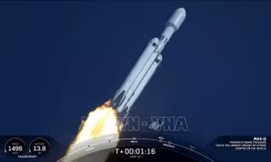 Tên lửa SpaceX trôi dạt có nguy cơ va chạm với Mặt Trăng