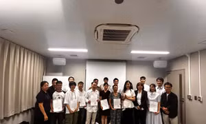 Trao thư khen lao động Việt Nam hỗ trợ người dân Nhật Bản trong động đất tại Kumamoto