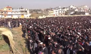 Hàng nghìn người đưa tiễn nạn nhân vụ đánh bom liều chết ở Pakistan