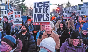 Minneapolis dậy sóng sau vụ nổ súng chết người của lực lượng di trú liên bang Mỹ