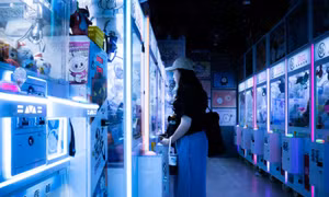 Cơn sốt máy gắp thú Labubu và Pokemon bùng nổ tại Hong Kong