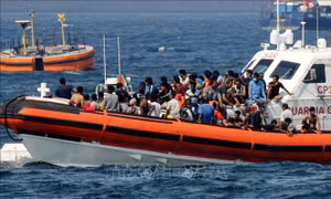Vấn đề người di cư: Italy vớt gần 20 thi thể ngoài khơi đảo Lampedusa