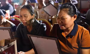 Thắp nến tri ân các Anh hùng liệt sĩ: Tuổi trẻ Thủ đô khắc ghi công ơn thế hệ đi trước